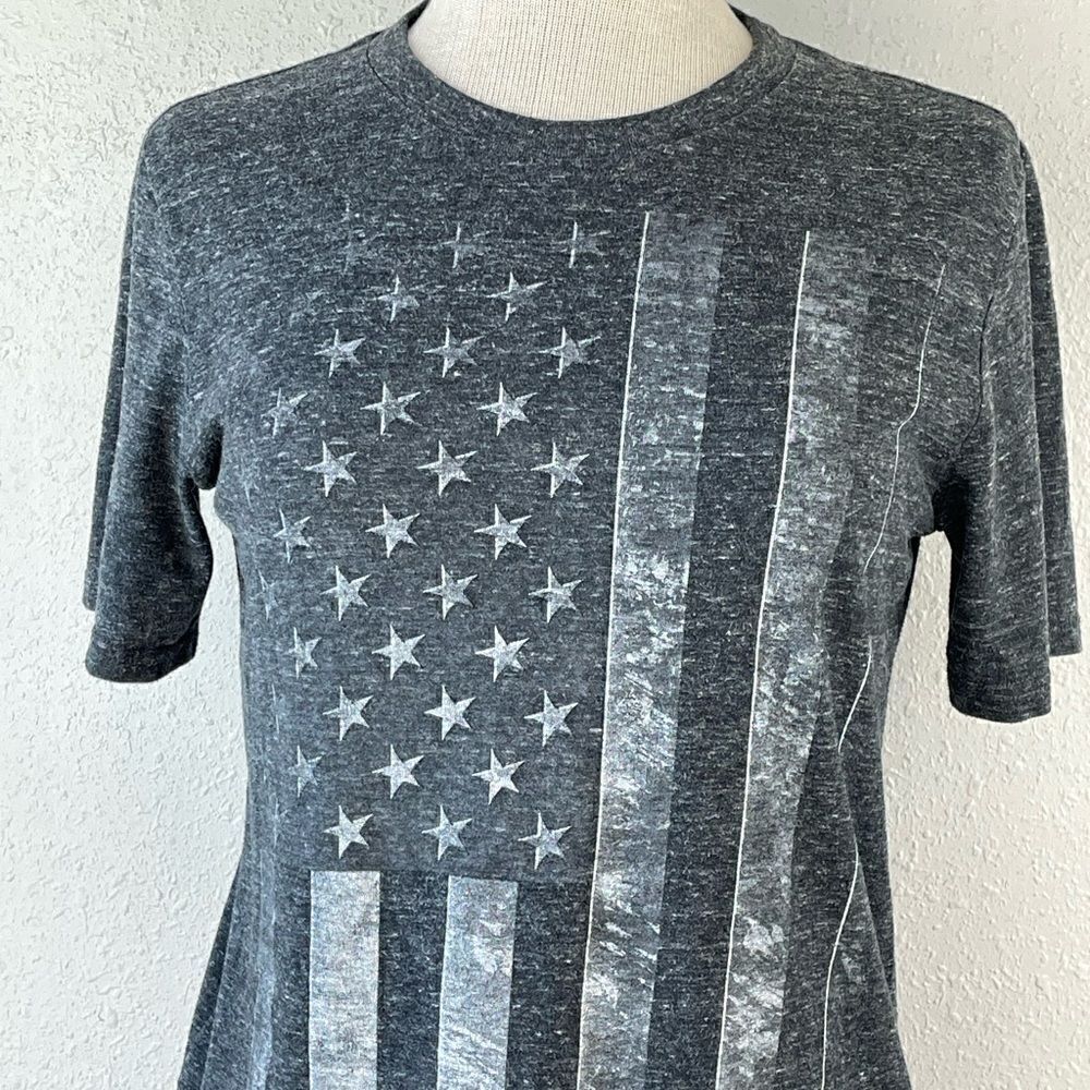 Pre-Owed Apt. 9 Womens Dark Gray American Flag 🇺🇸 Short Sleeve Top Size S - Picture 2 of 5